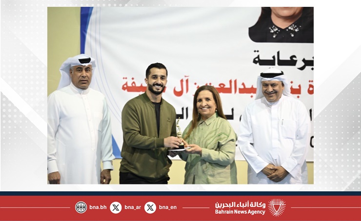 رئيس الإتحاد البحريني لكرة الطاولة تتوج الفائزين ببطولة نادي سماهيج المفتوحة